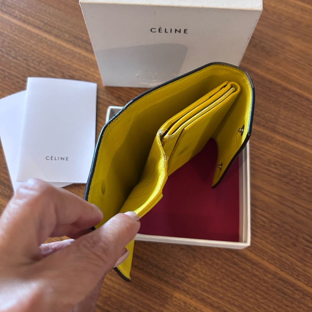 Celine Black and Yellow Leather Wallet - Picture 4 of 7
